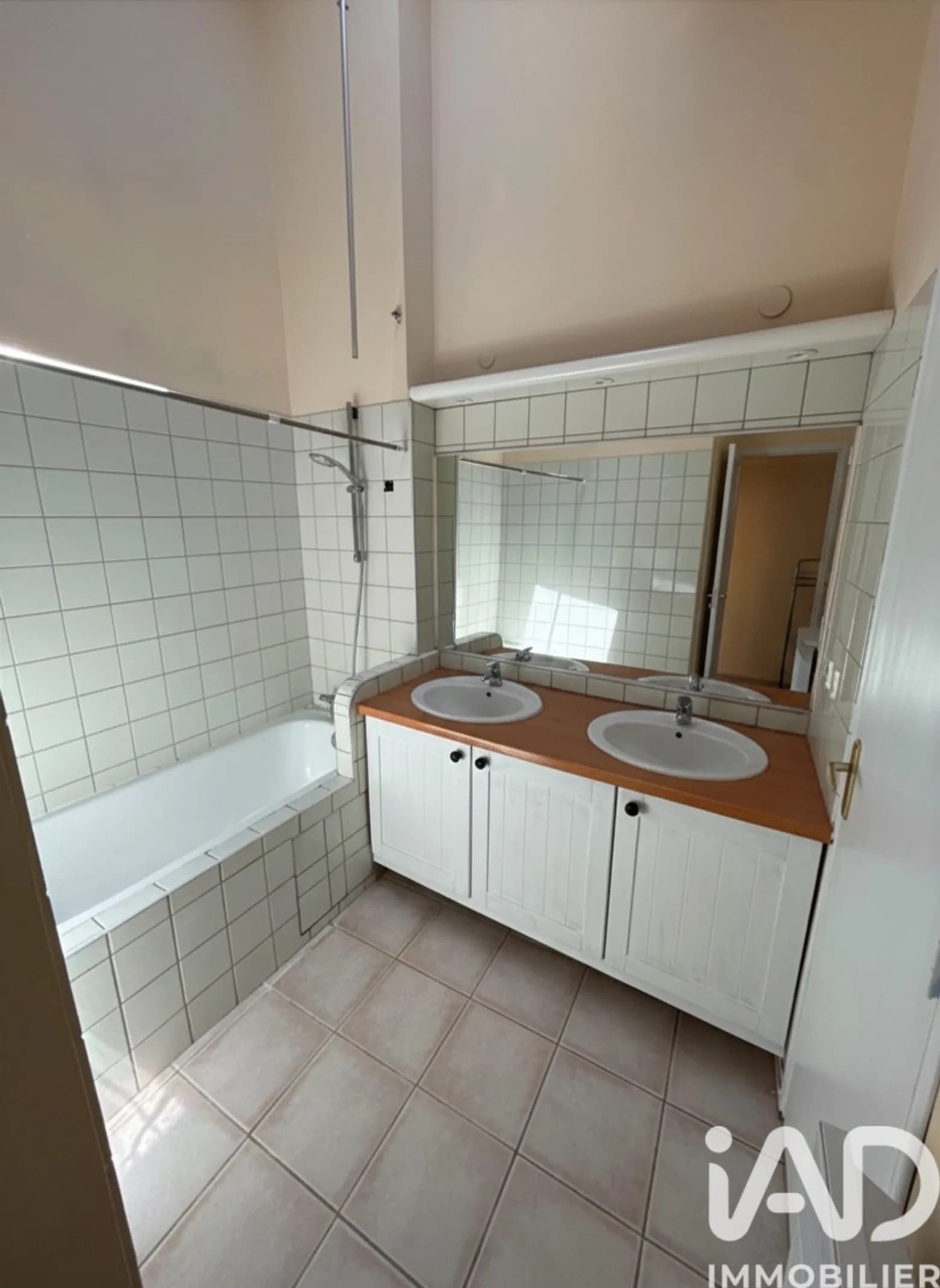 Appartement à Saint-Zacharie - Miniature 15